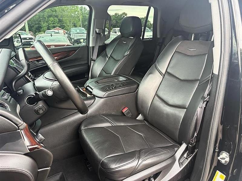 Cadillac Escalade Luxury 2WD 2015
