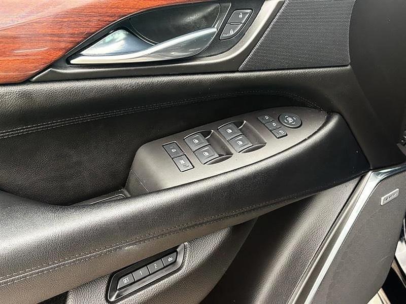 Cadillac Escalade Luxury 2WD 2015