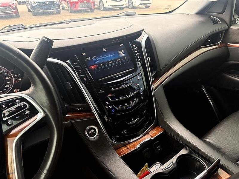 Cadillac Escalade Luxury 2WD 2015