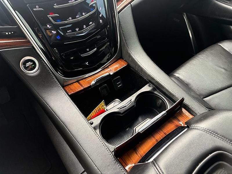 Cadillac Escalade Luxury 2WD 2015