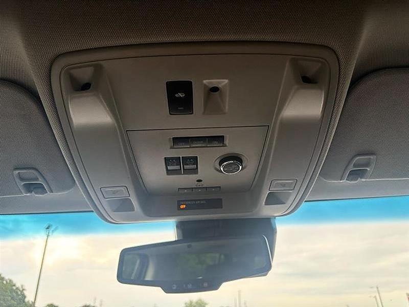 Cadillac Escalade Luxury 2WD 2015