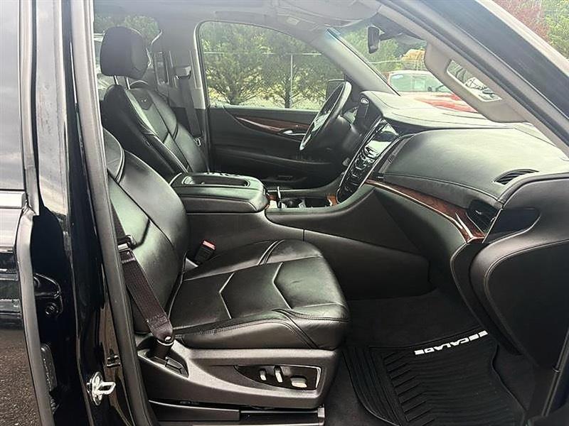 Cadillac Escalade Luxury 2WD 2015