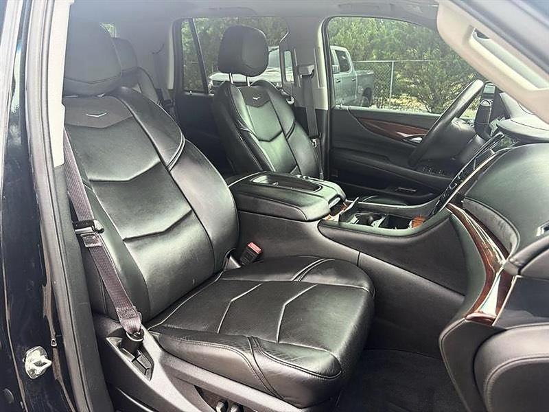 Cadillac Escalade Luxury 2WD 2015