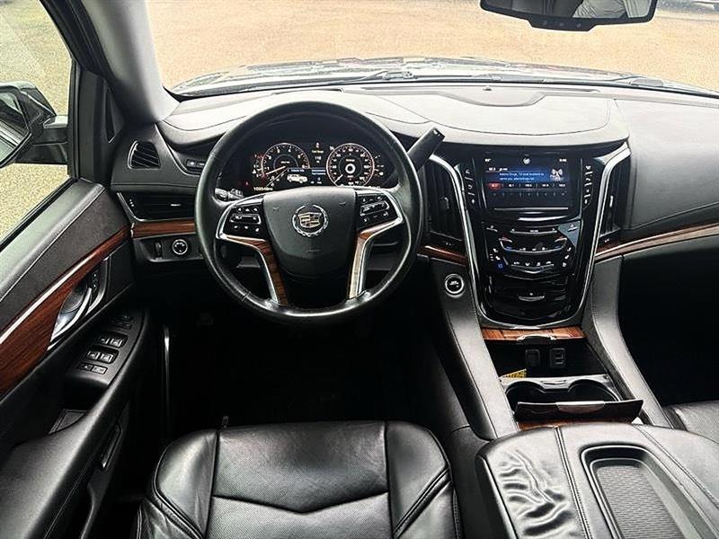 Cadillac Escalade Luxury 2WD 2015