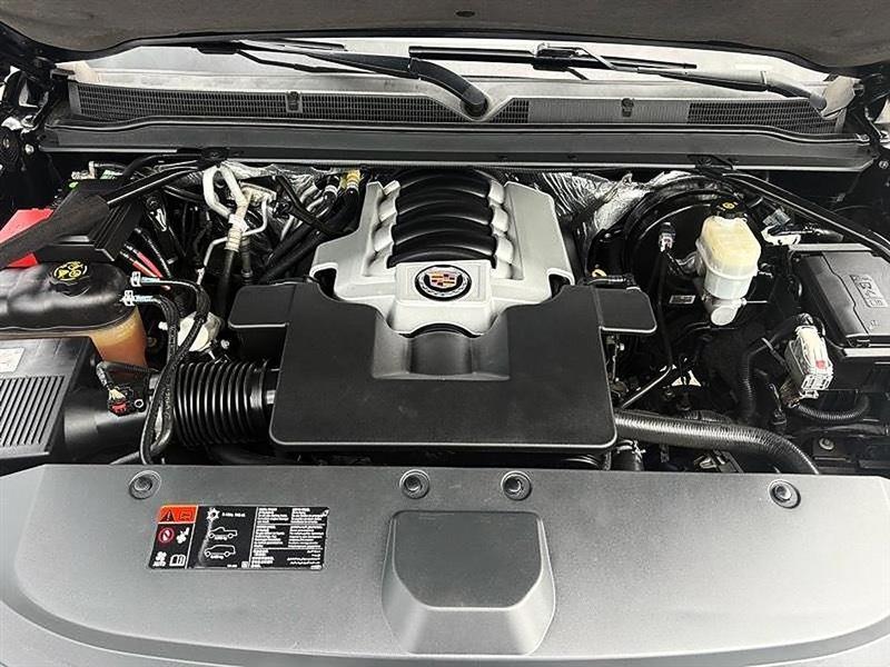 Cadillac Escalade Luxury 2WD 2015
