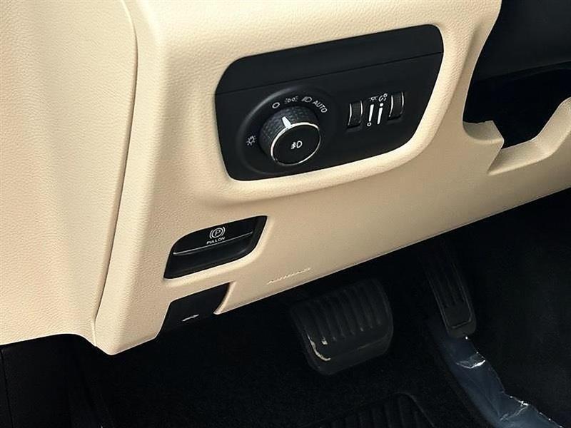 Jeep Grand Cherokee L Limited 4WD 2024