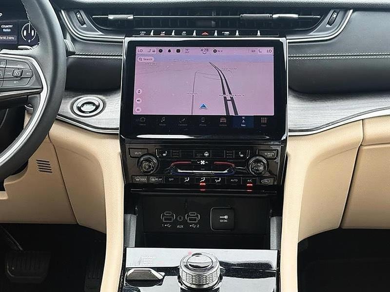 Jeep Grand Cherokee L Limited 4WD 2024