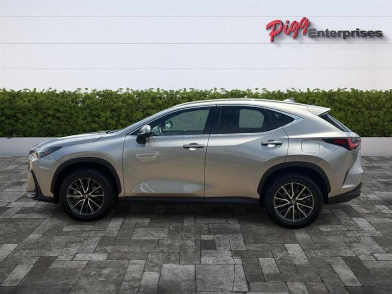 Lexus NX  2023