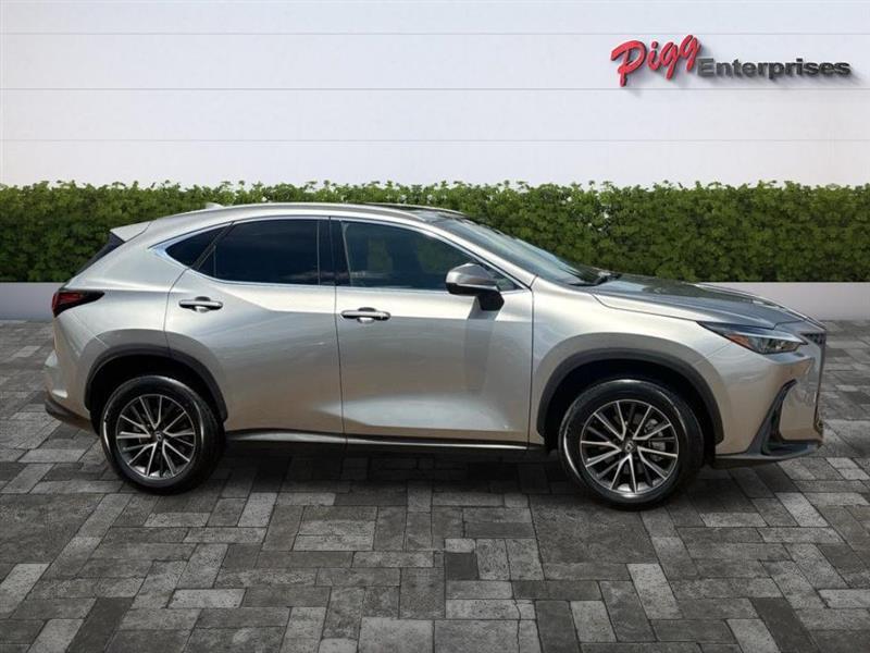 Lexus NX  2023