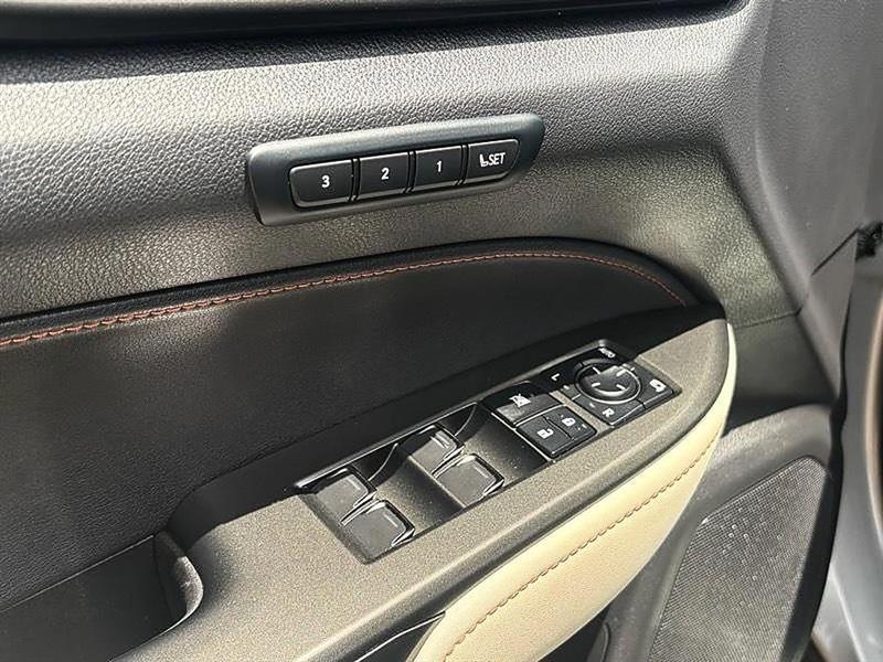 Lexus NX  2023