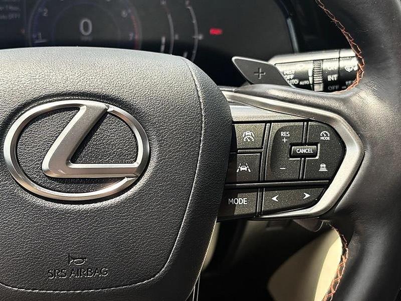 Lexus NX  2023