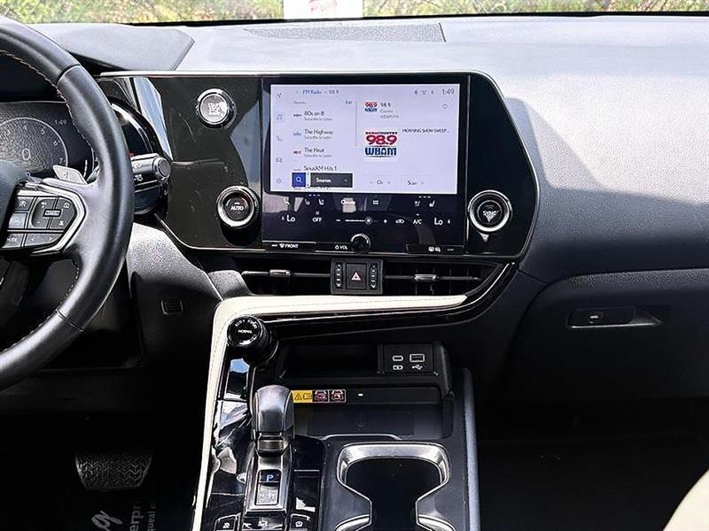 Lexus NX  2023