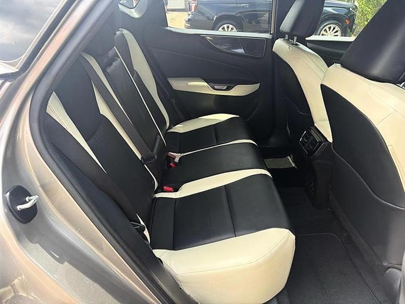 Lexus NX  2023