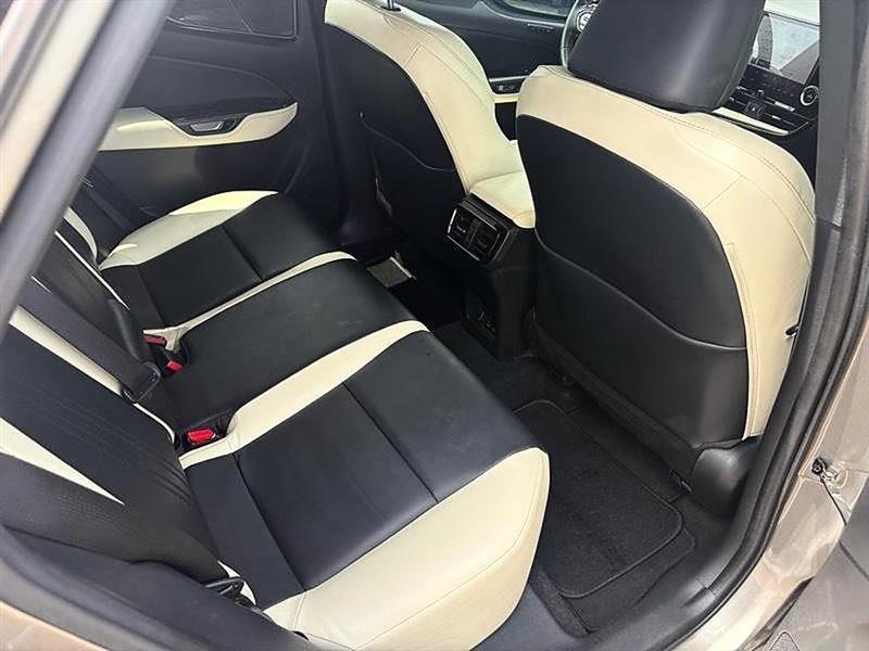 Lexus NX  2023
