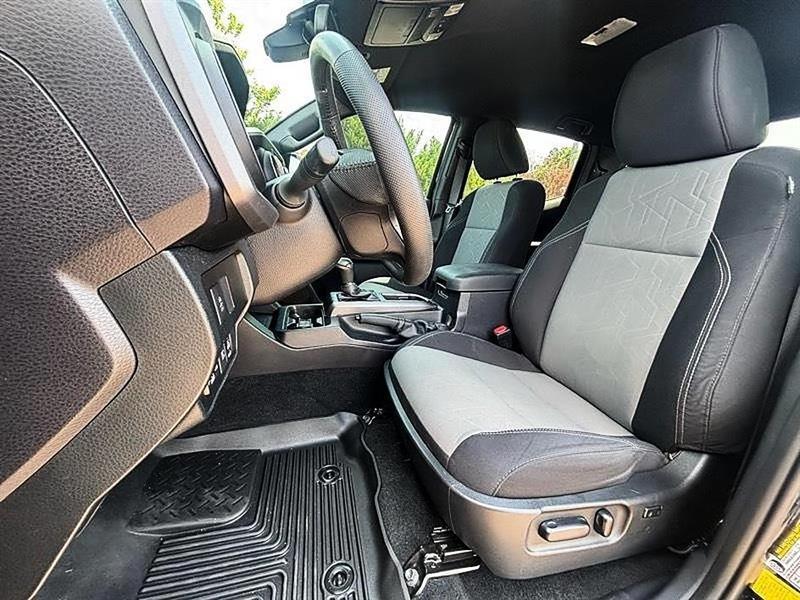 Toyota Tacoma  2021