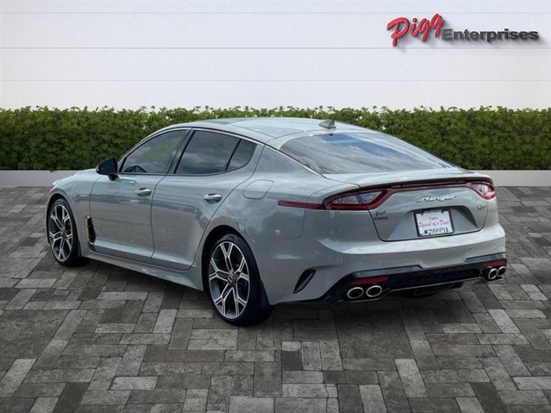 Kia Stinger  2021