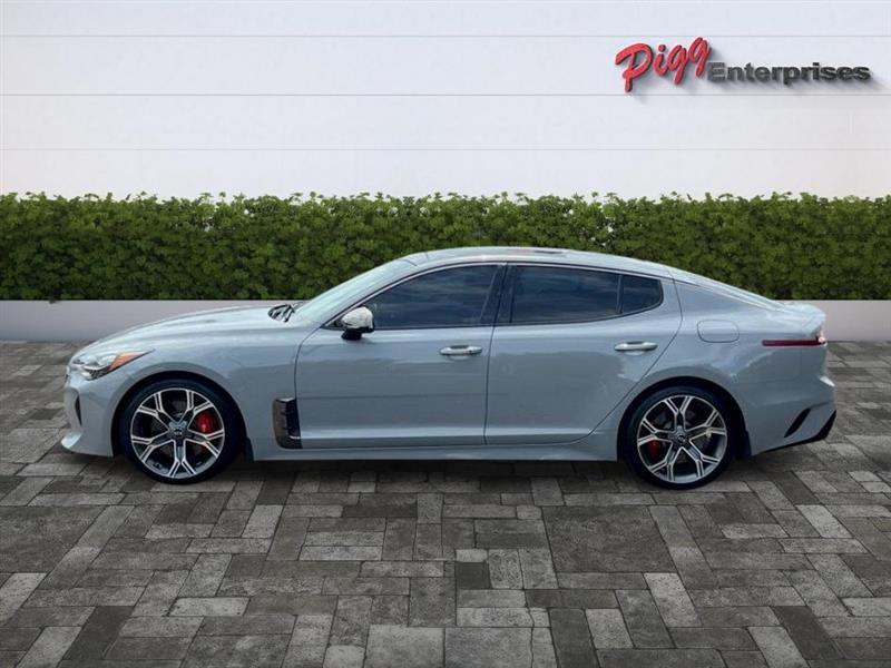 Kia Stinger  2021
