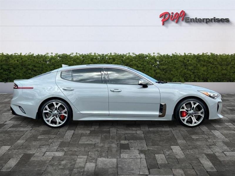 Kia Stinger  2021