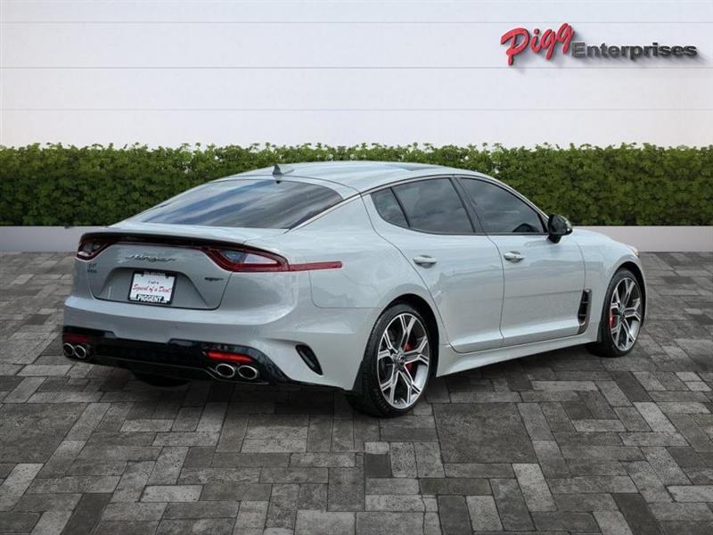 Kia Stinger  2021
