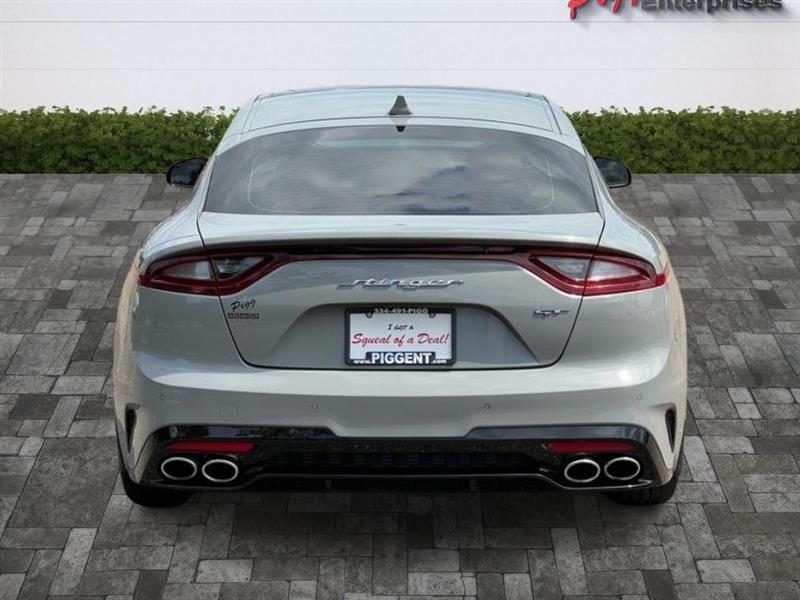 Kia Stinger  2021