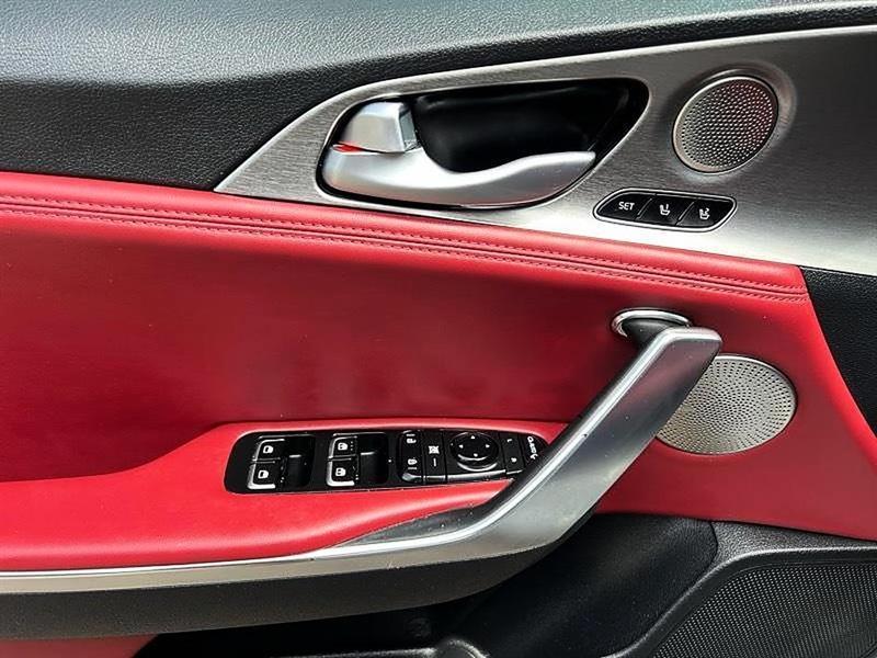 Kia Stinger  2021