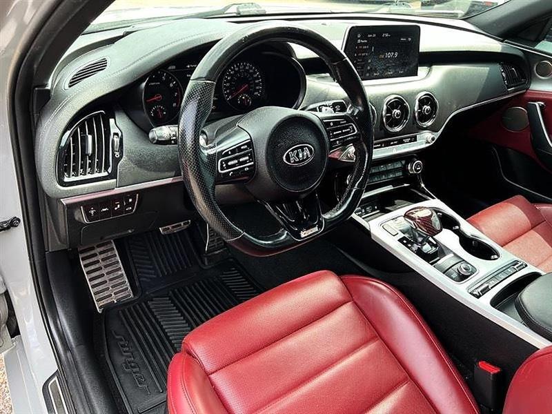 Kia Stinger  2021