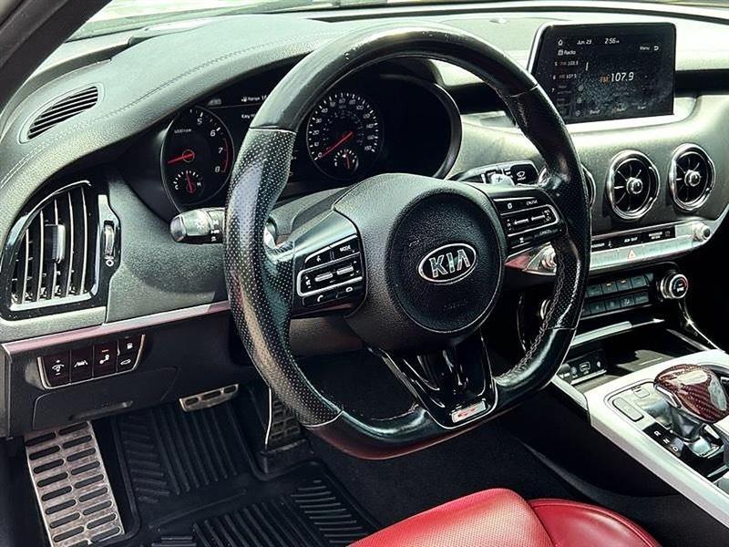 Kia Stinger  2021