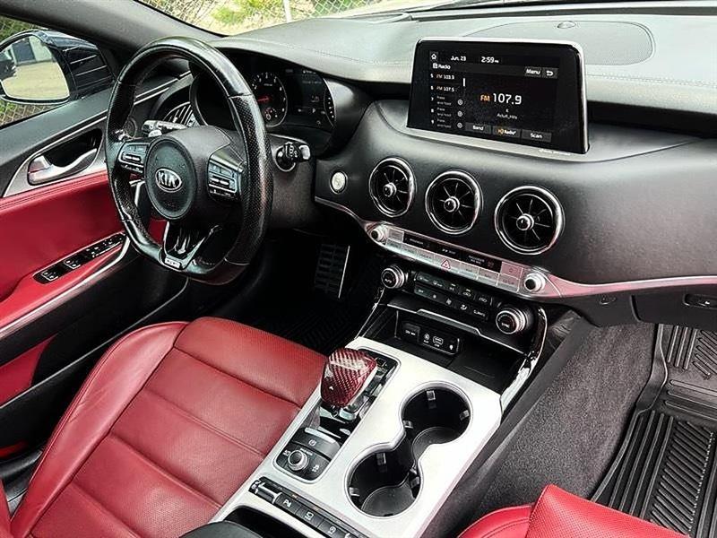 Kia Stinger  2021