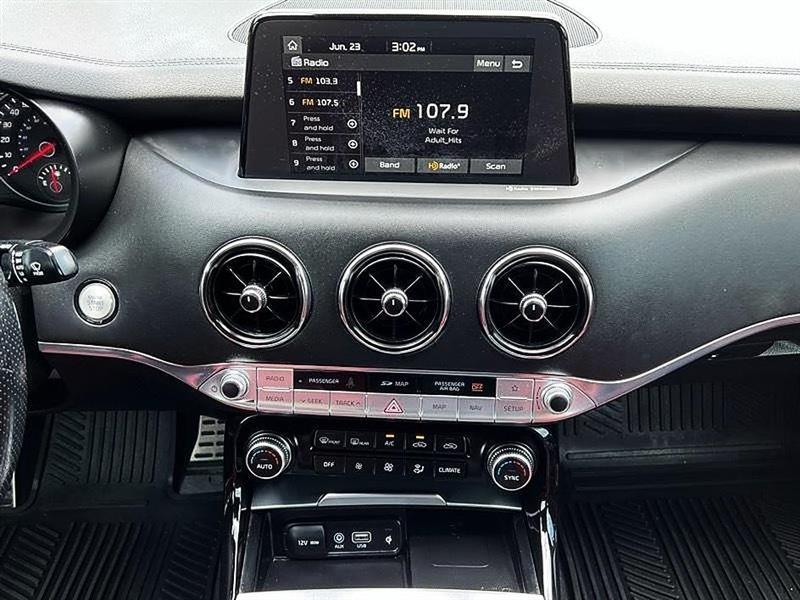 Kia Stinger  2021
