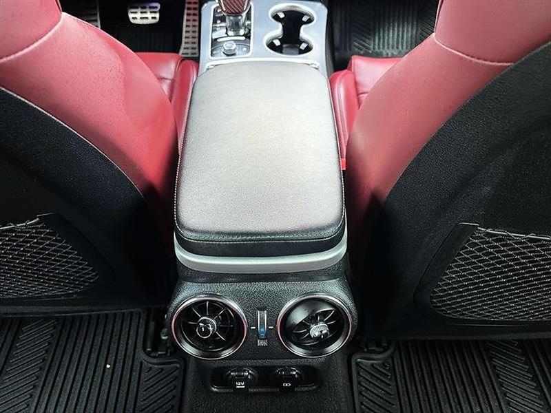 Kia Stinger  2021