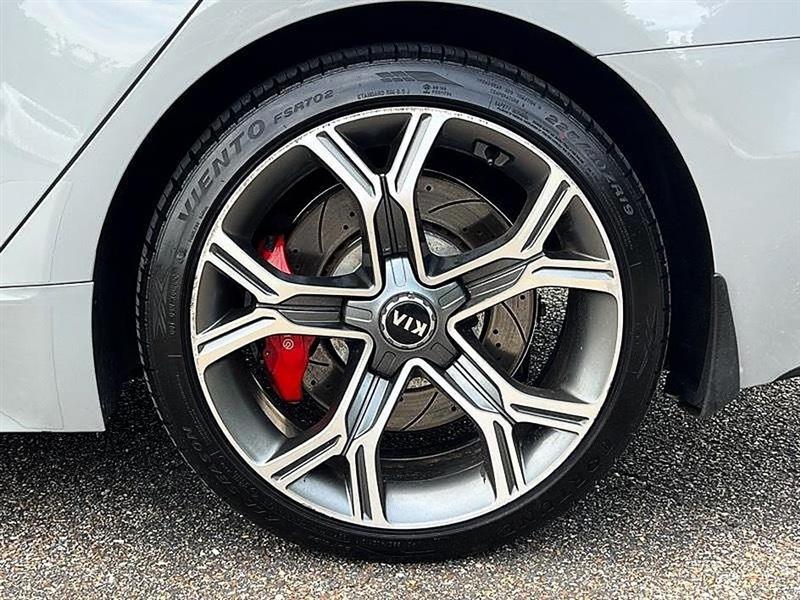 Kia Stinger  2021