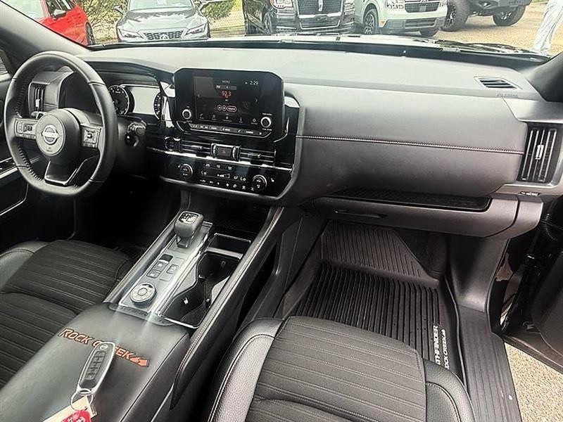 Nissan Pathfinder  2025
