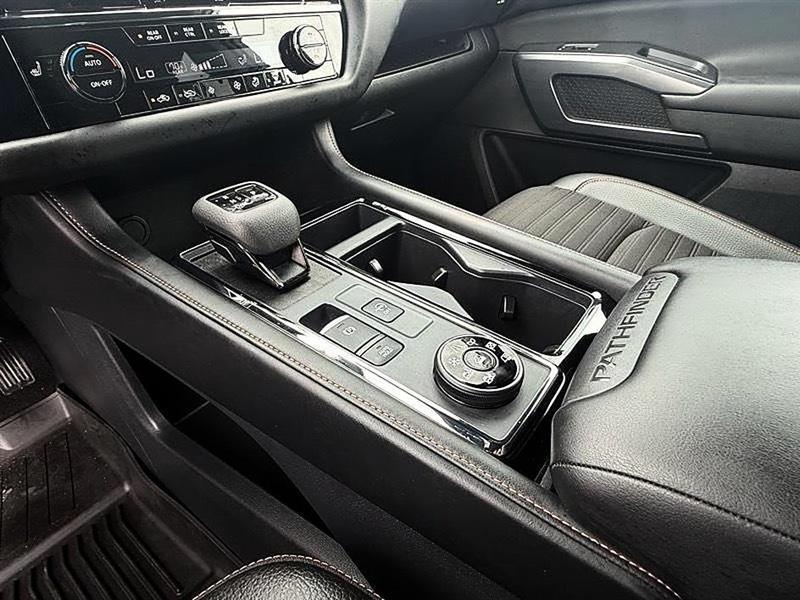 Nissan Pathfinder  2025