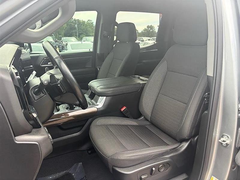 Chevrolet Silverado 1500  2025