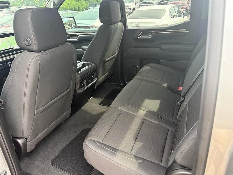 Chevrolet Silverado 1500  2025