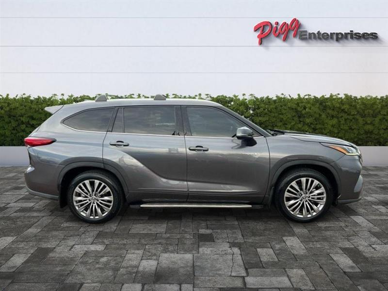 Toyota Highlander  2021