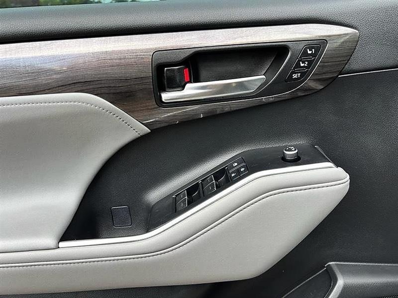 Toyota Highlander  2021