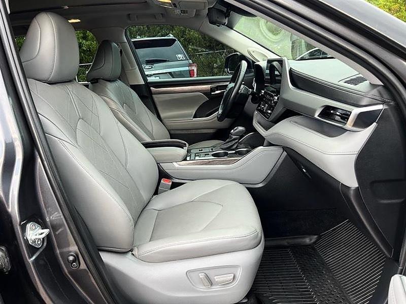 Toyota Highlander  2021