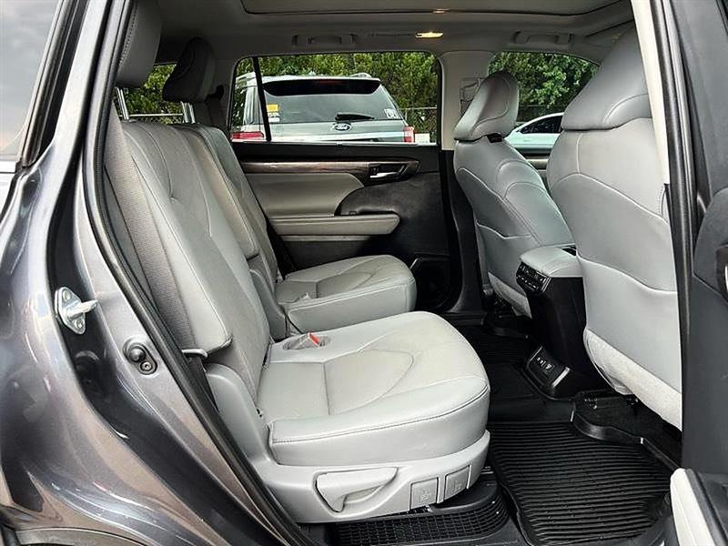 Toyota Highlander  2021