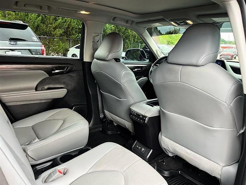 Toyota Highlander  2021
