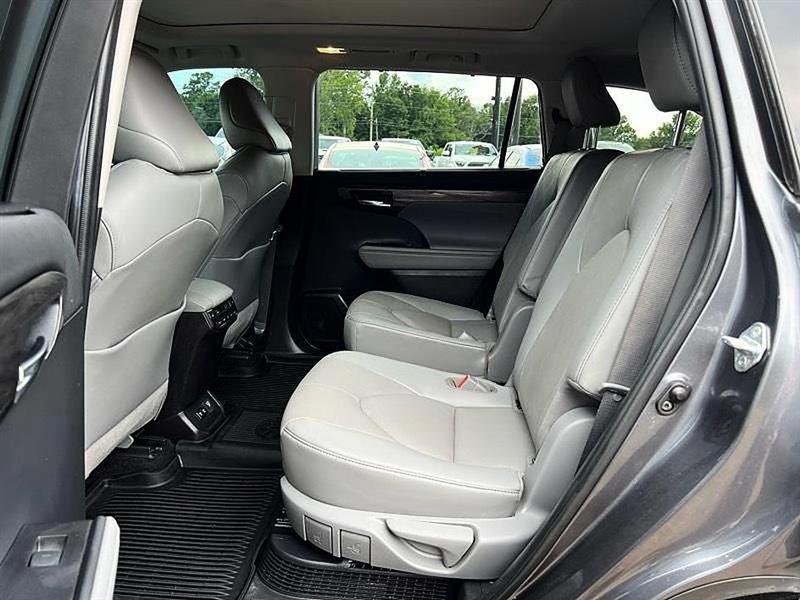 Toyota Highlander  2021