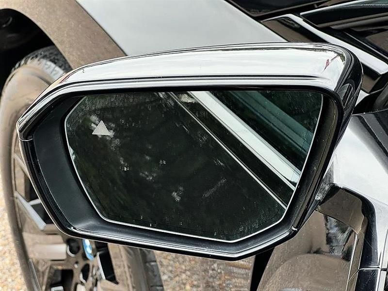 BMW iX  2025