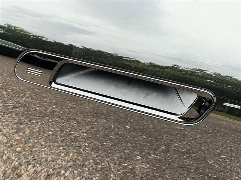 BMW iX  2025