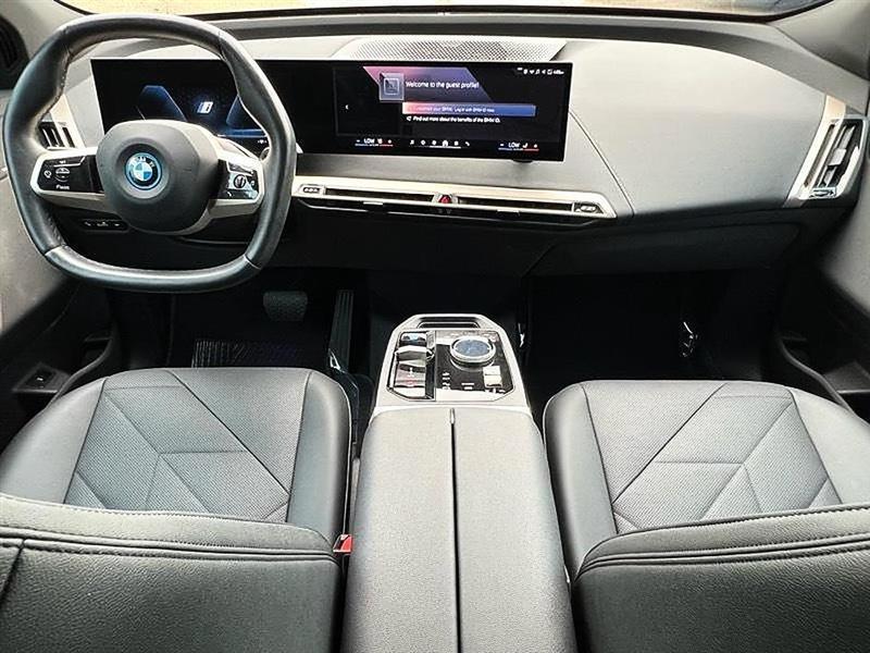 BMW iX  2025
