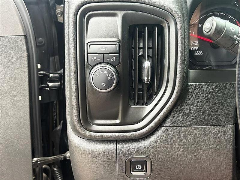 Chevrolet Silverado 1500  2025