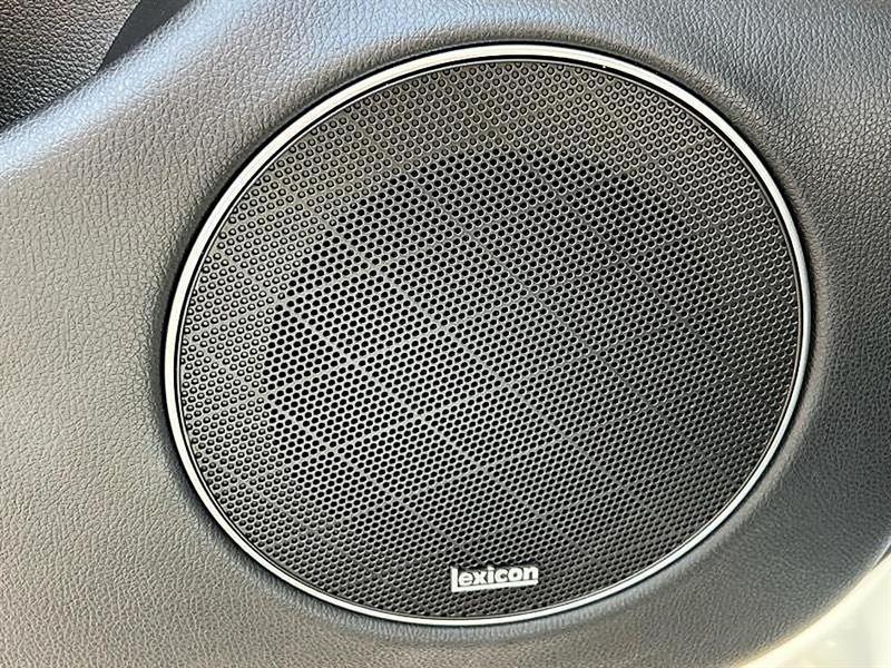 Genesis GV70  2025