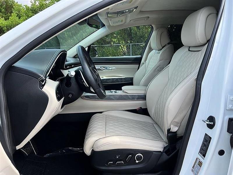 Genesis GV70  2025