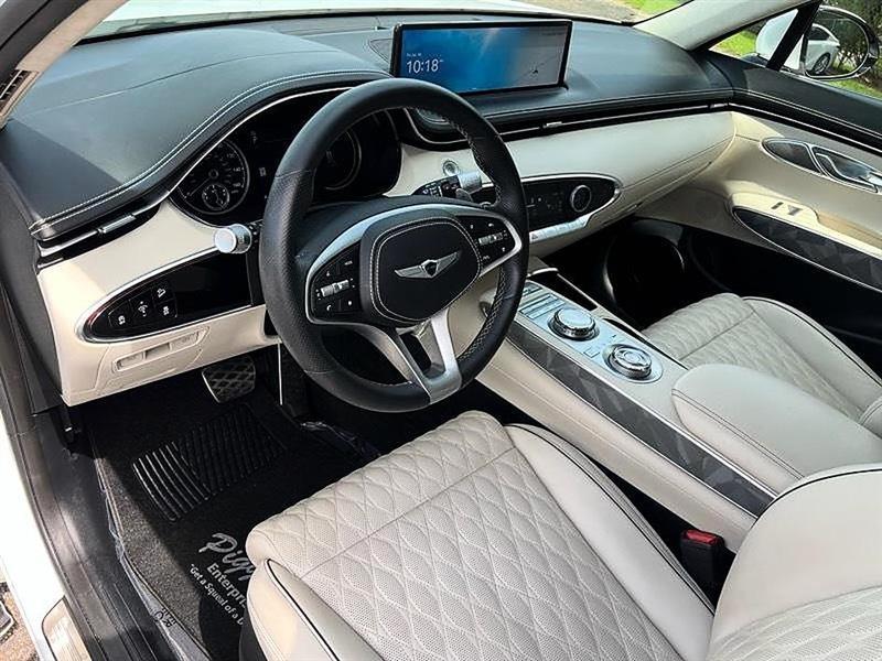 Genesis GV70  2025