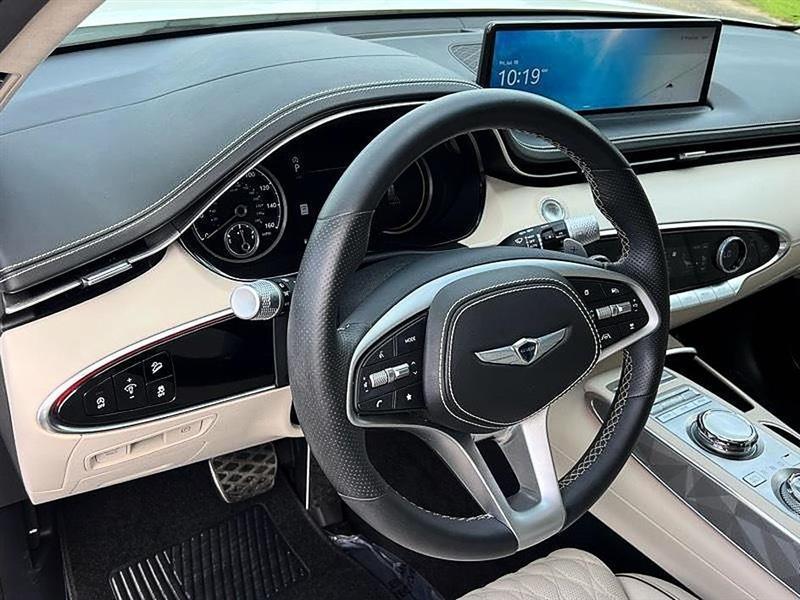 Genesis GV70  2025