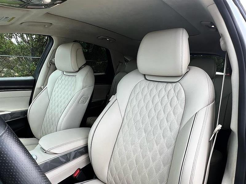 Genesis GV70  2025